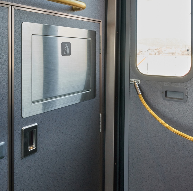 Wysokiej jakości prostokątna klapa odpływowa do montażu pionowego, z cichym domykiem, wykonana ze stali nierdzewnej, wykończenie: mat satynowy, 400 mm (15.8"), AZ-GD400-HL. Właz odpływowy ze stali nierdzewnej, dla gastronomii i wielu innych, firmy Sugatsune / LAMP® (Japonia) - obrazek 5